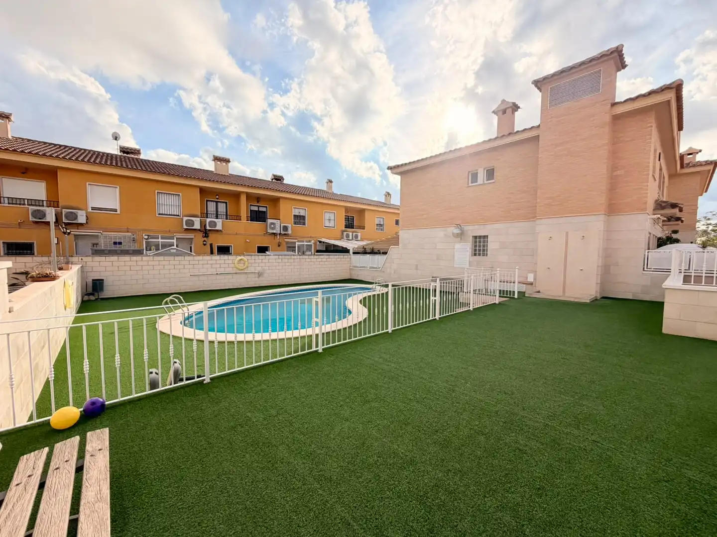 Swimming pool of Detached homes for sale in Elche ciudad