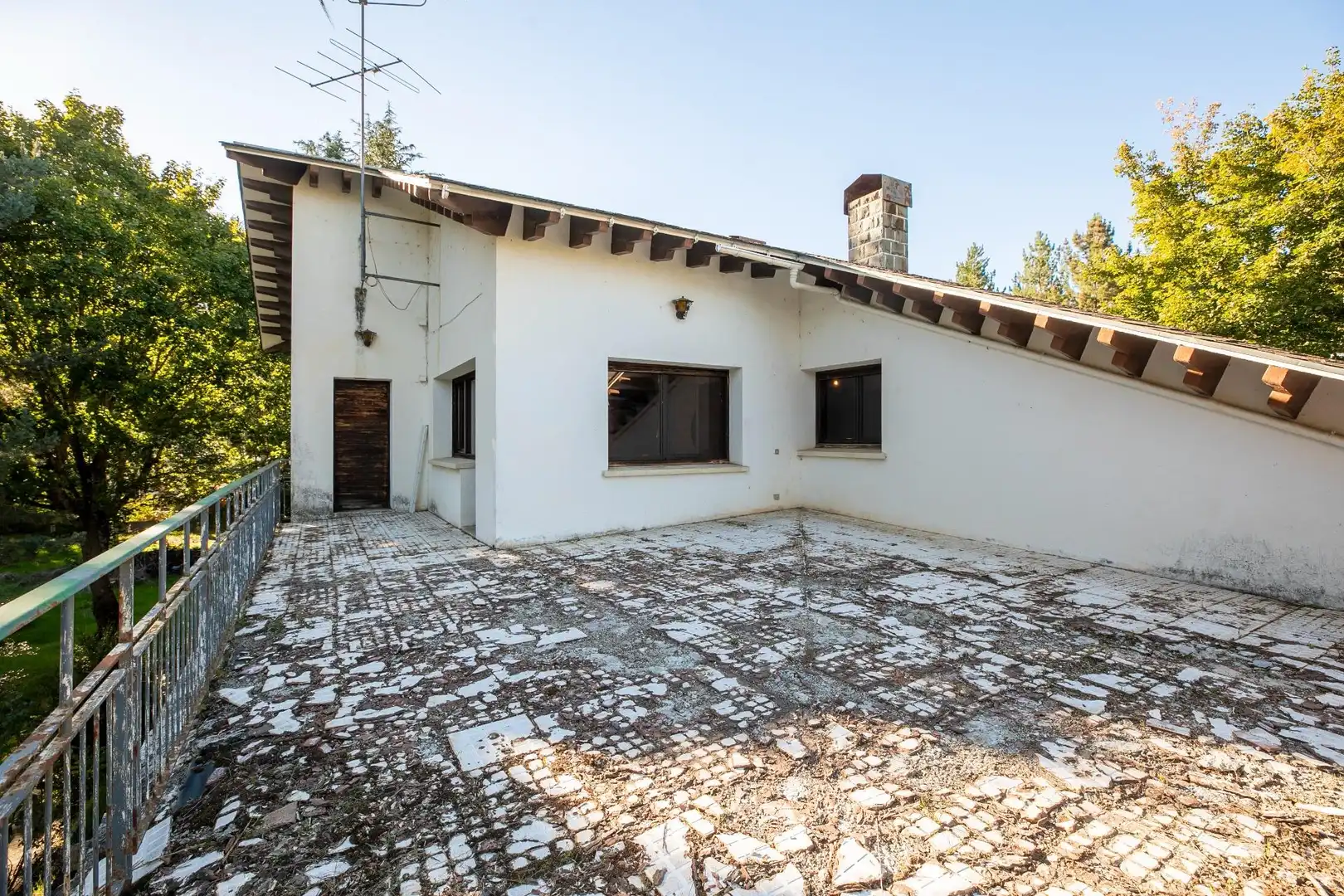 Außenansicht von Country house zum Verkauf in Sabiñánigo mit Heizung, Privatgarten und Terrasse