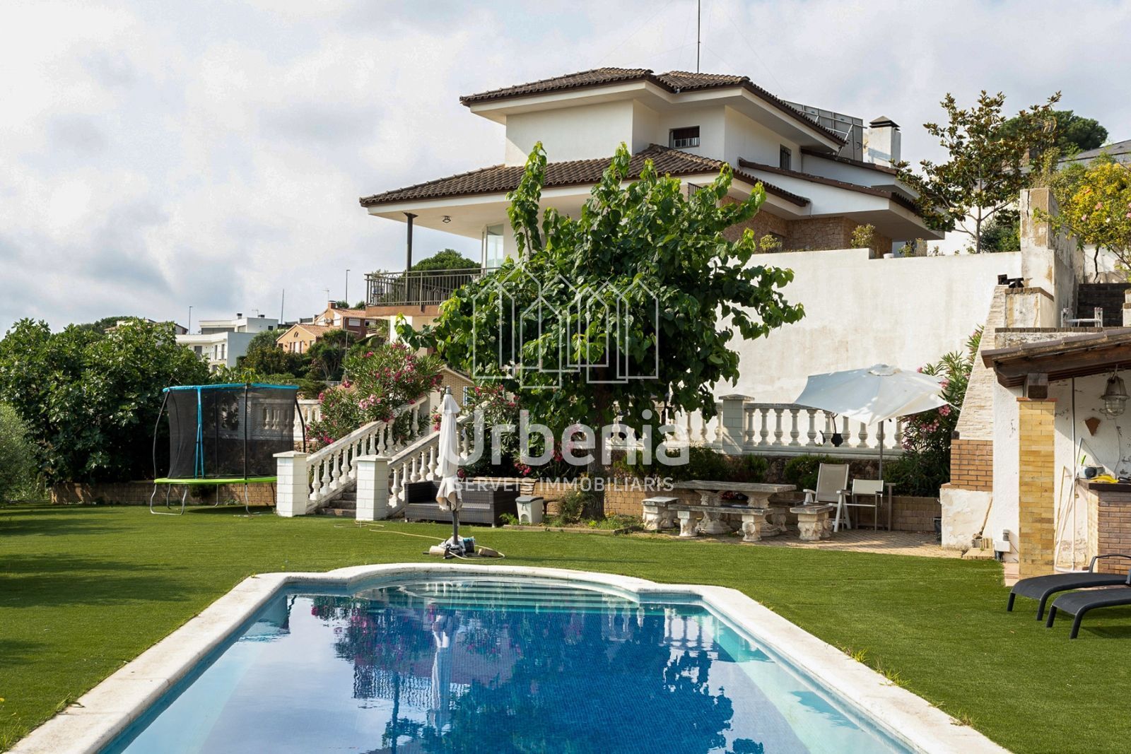 Jardí de Casa o xalet en venda en Arenys de Mar amb Calefacció, Terrassa i Piscina
