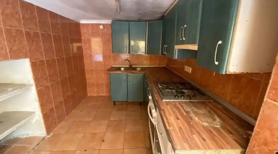 Cuina de Casa adosada en venda en Almadén amb Terrassa