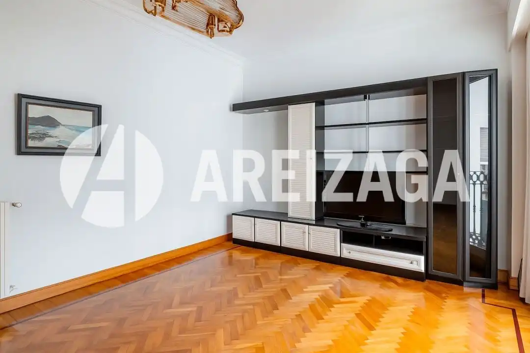 Piso con terraza en venta en Calle Bergara 5, imagen 3