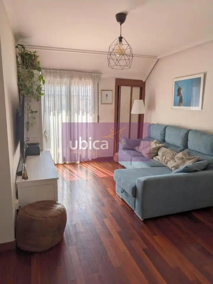 Living room of Attic for sale in Vigo   with Heating, Parquet flooring and Terrace