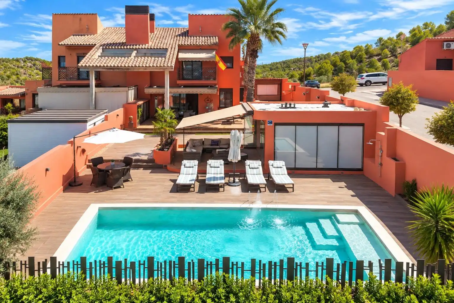 Swimming pool of Detached homes for sale in Caravaca de la Cruz