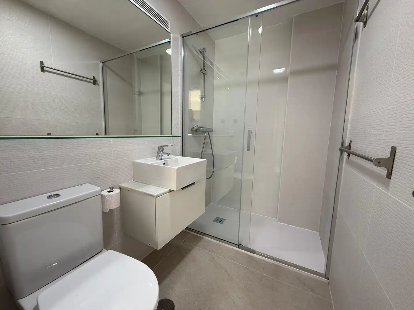 Baño de Apartamento en venta en Benidorm con Aire acondicionado, Terraza y Amueblado