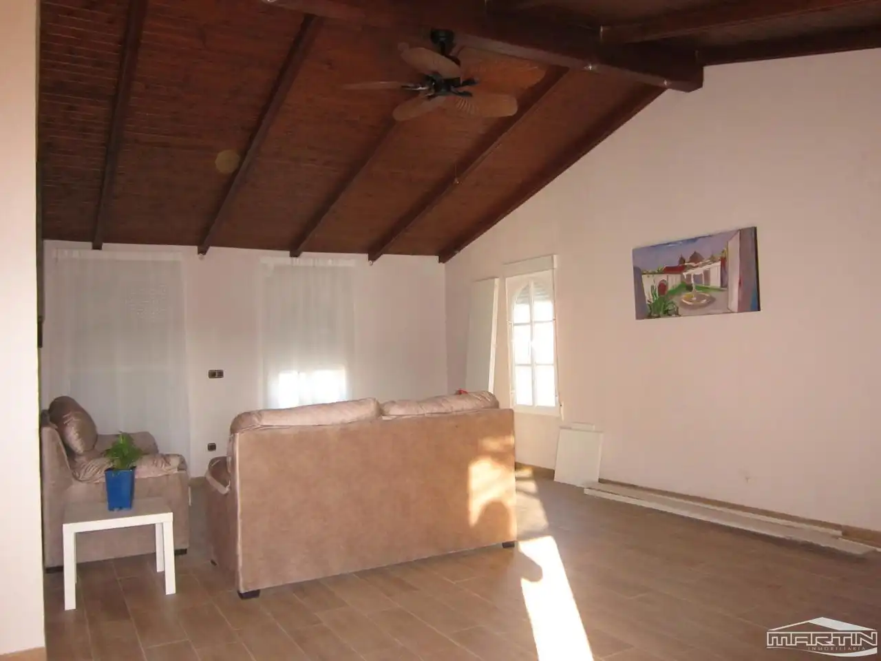 Sala d'estar de Casa o xalet en venda en Cabra amb Terrassa, Traster i Piscina