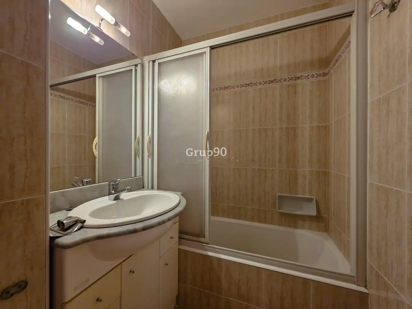 Badezimmer von Dachboden zum Verkauf in Lleida mit Klimaanlage, Heizung und Parkett