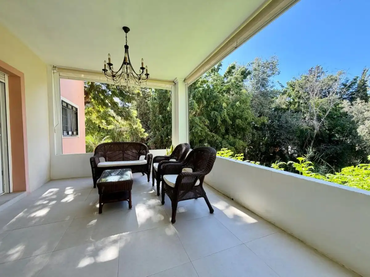 Piso con ascensor en venta en Nueva Andalucía