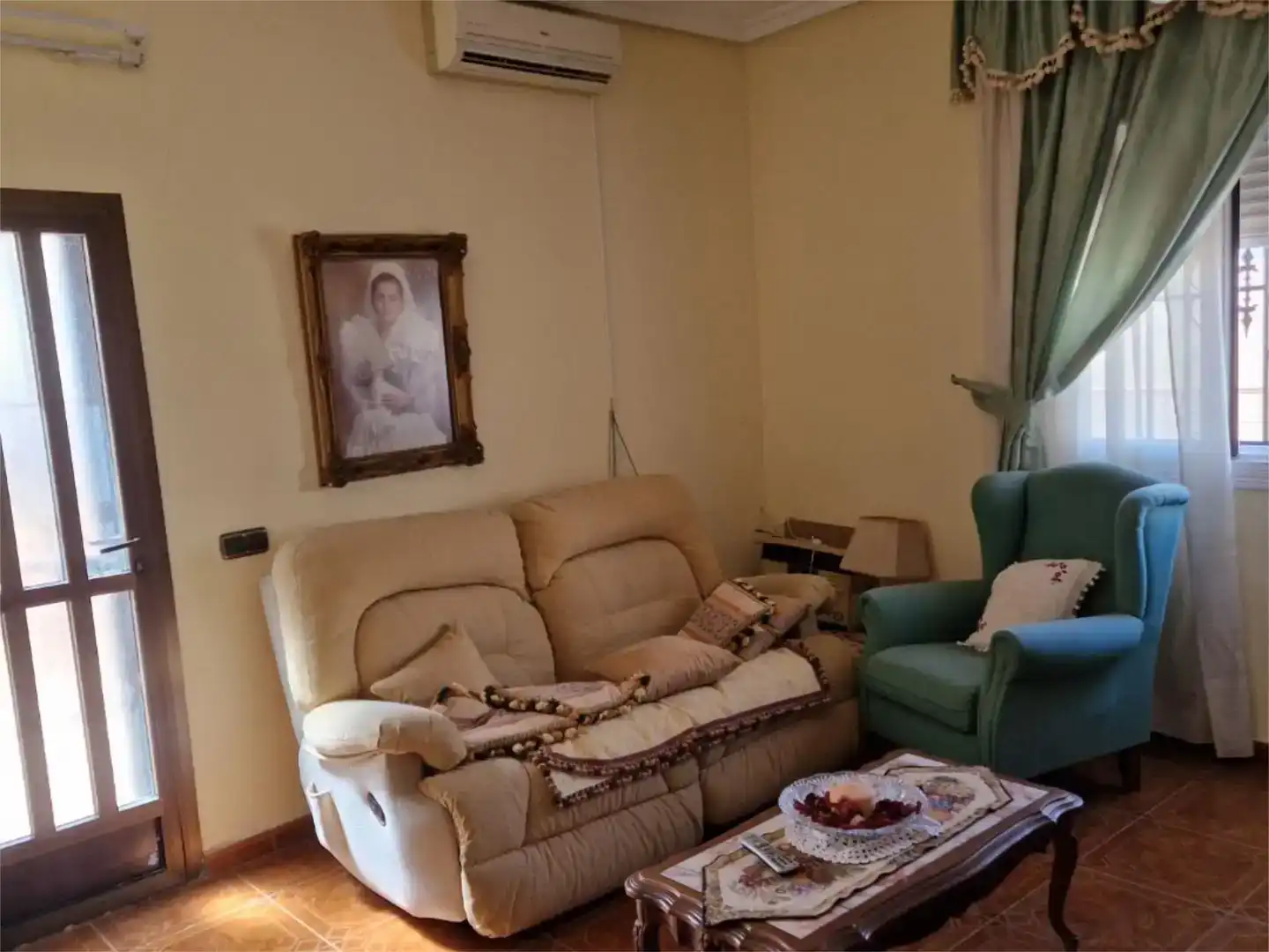 Sala d'estar de Casa o xalet en venda en Roquetas de Mar amb Aire condicionat i Balcó