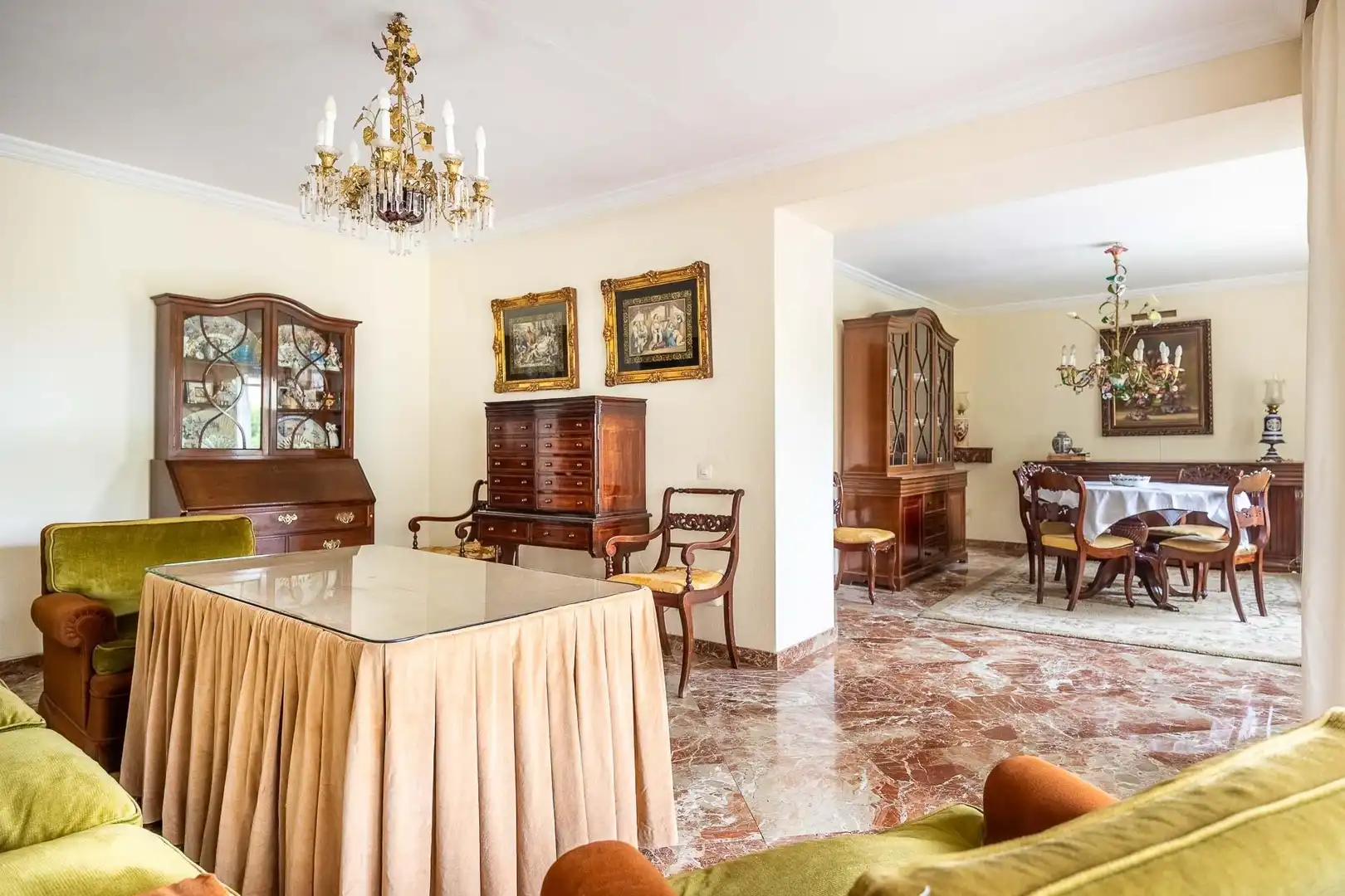 Menjador de Pis en venda en  Sevilla Capital amb Aire condicionat, Jardí privat i Terrassa