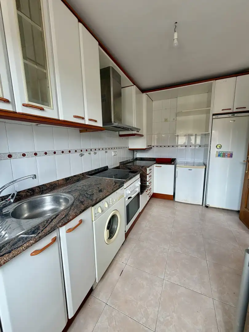 Küche von Einfamilien-Reihenhaus zum Verkauf in Camargo mit Heizung, Privatgarten und Terrasse