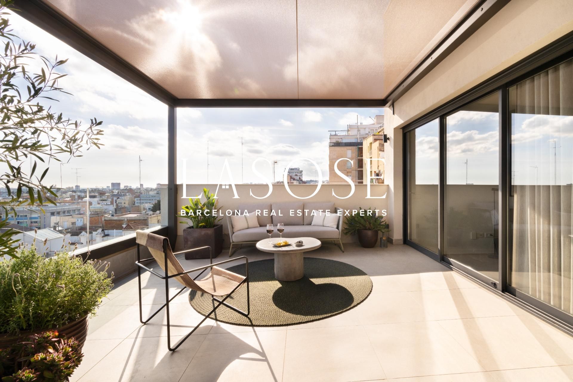 Terrace of Attic to rent in  Barcelona Capital  with Air Conditioner, Heating and Parquet flooring
