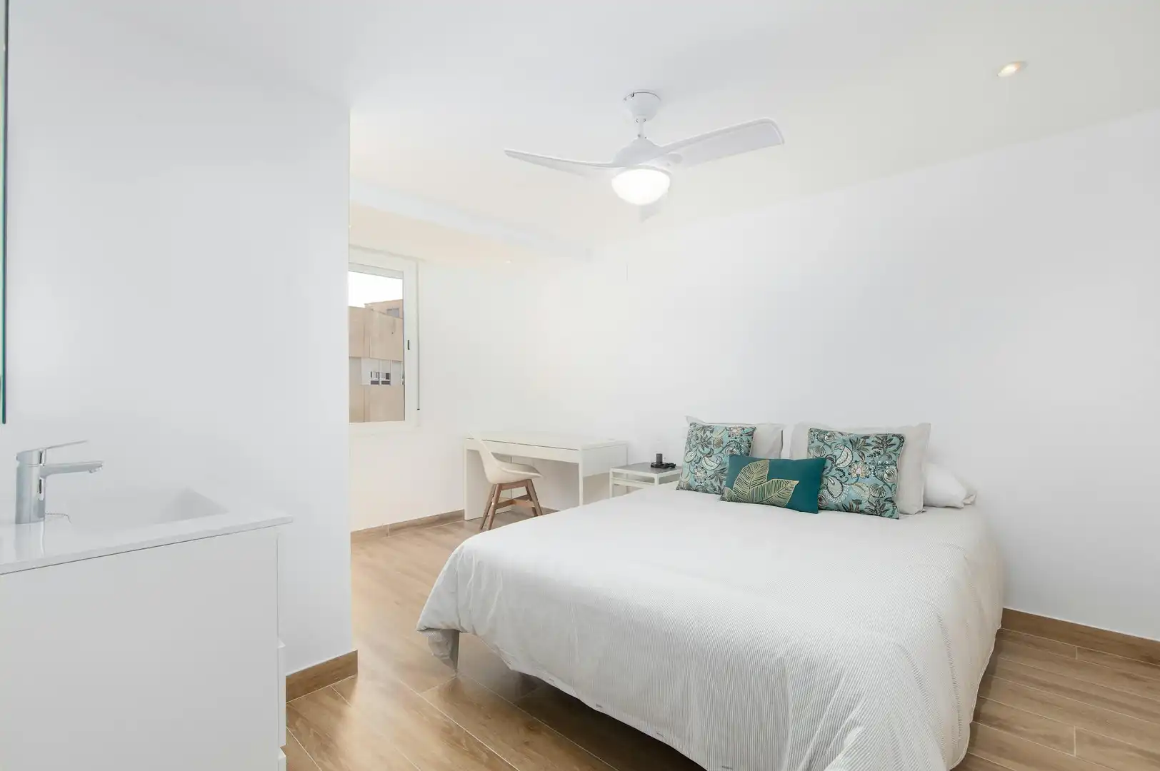 Bedroom of Flat for rent in Poblats Marítims