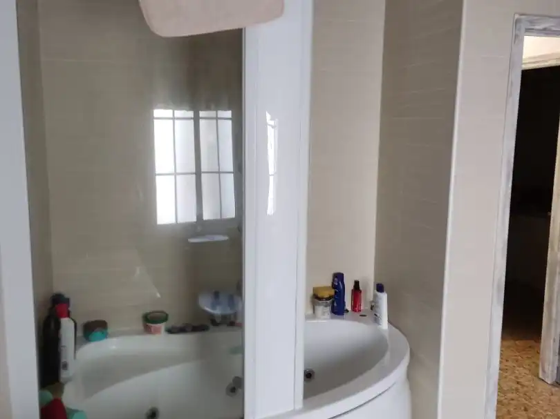 Baño de Piso en venta en Logrosán con Aire acondicionado, Calefacción y Terraza