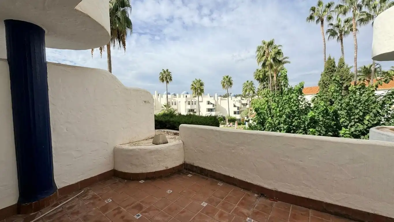 Apartamento con piscina en venta en Calahonda, imagen 3