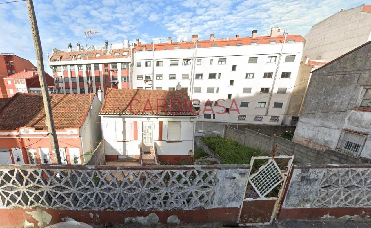 Vista exterior de Casa o xalet en venda en Vigo  amb Calefacció, Terrassa i Balcó