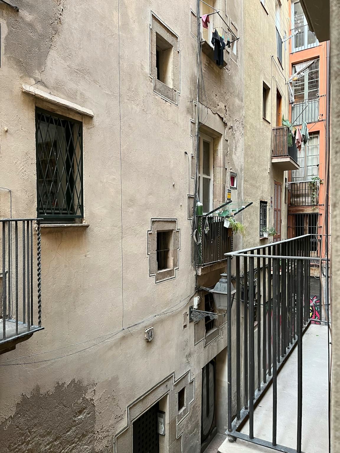 Balcony of Flat to share in  Barcelona Capital  with Washing machine