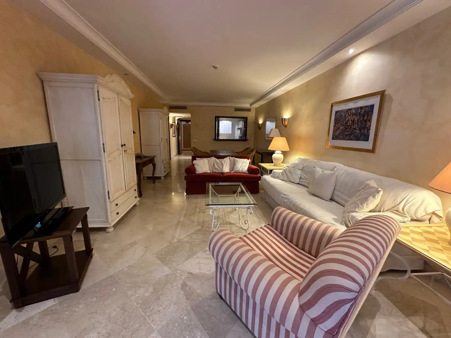 Sala de estar de Planta baja en venta en Estepona con Aire acondicionado, Terraza y Piscina