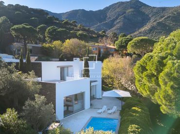 Villa mit Pool zum Verkauf in El Port de la Selva