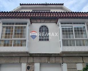 Vista exterior de Casa adosada en venda en Vigo 