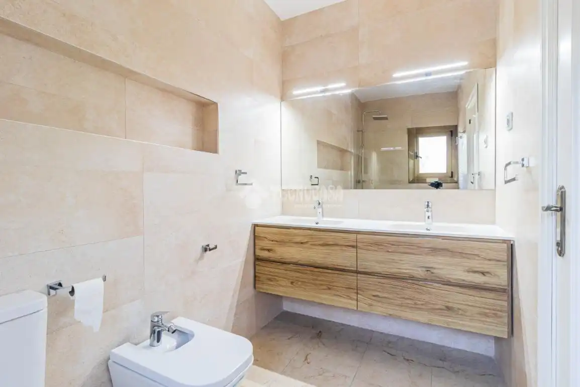 Bany de Casa o xalet de lloguer en Sant Cugat del Vallès amb Aire condicionat, Calefacció i Terrassa