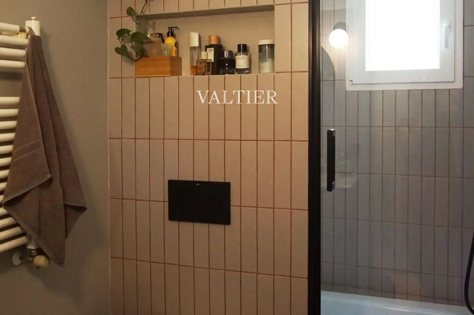 Bathroom of Flat for rent in Madrid  with Air Conditioner, Terrace and Furnished