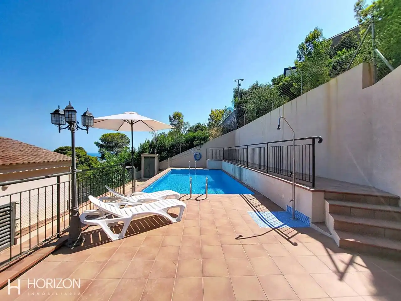 Piscina de Casa adosada en venta en Calafell con Aire acondicionado, Calefacción y Jardín privado