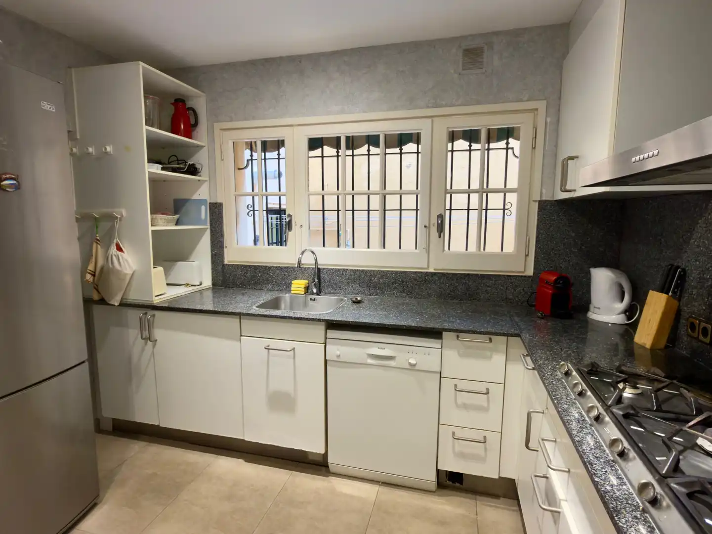 Cuina de Casa adosada en venda en Palafrugell amb Jardí privat, Terrassa i Traster