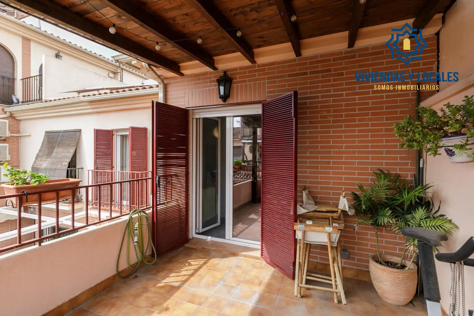 Casa adosada en venta en Angustias - Chana - Encina