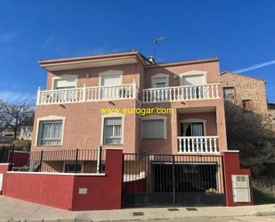 Exterior view of Single-family semi-detached for sale in Godelleta  with Terrace and Swimming Pool