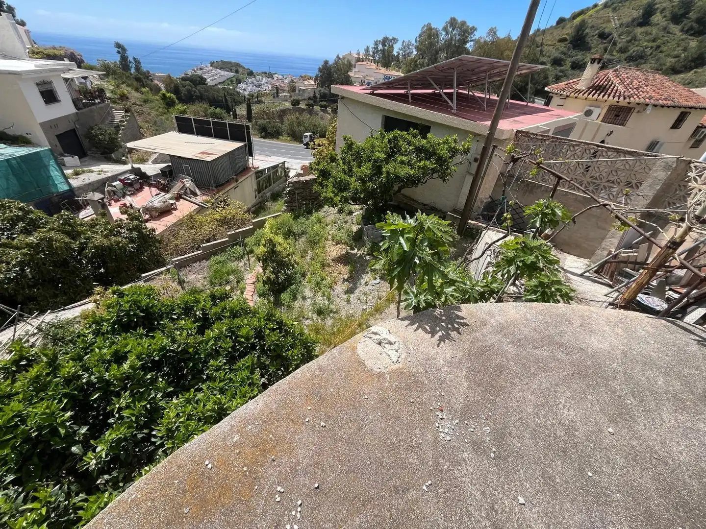 Vista exterior de Casa adosada en venda en Almuñécar amb Piscina comunitària