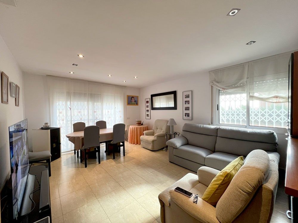 Living room of Single-family semi-detached for sale in Valls  with Heating and Terrace