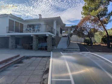 Chalet con piscina en venta en AVENIDA MONTEROS DE CASTILLA