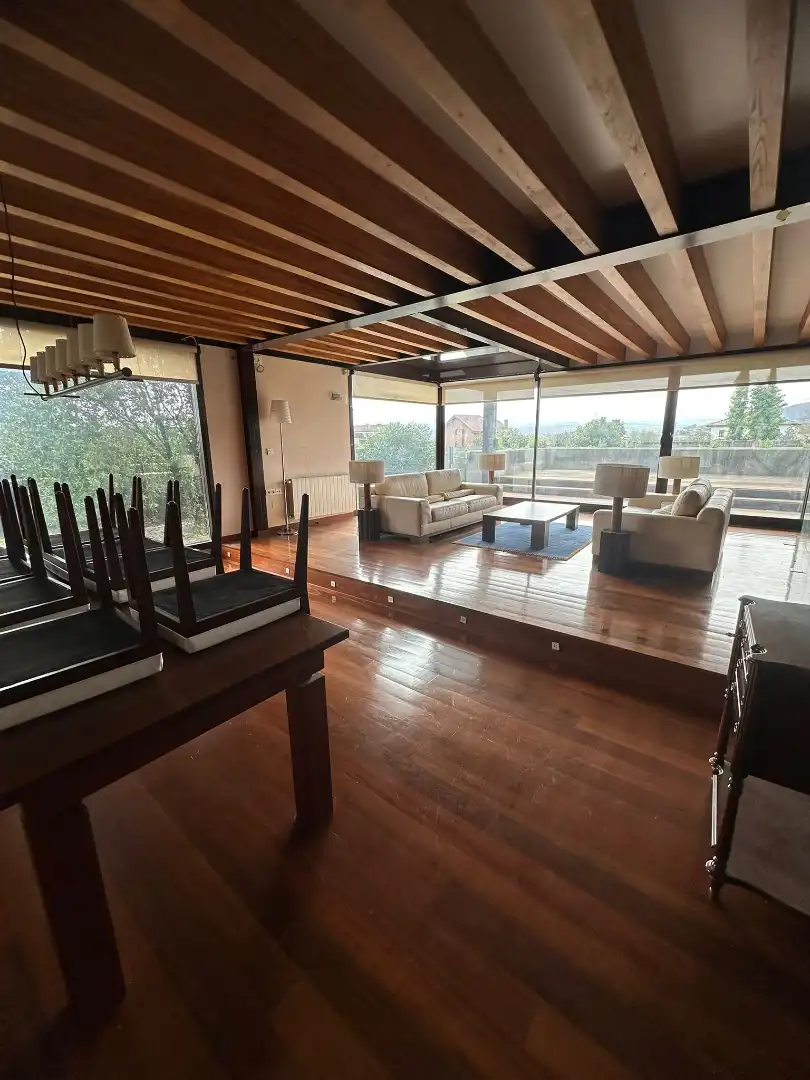 Sala de estar de Casa o chalet en venta en Llanera con Calefacción, Jardín privado y Terraza