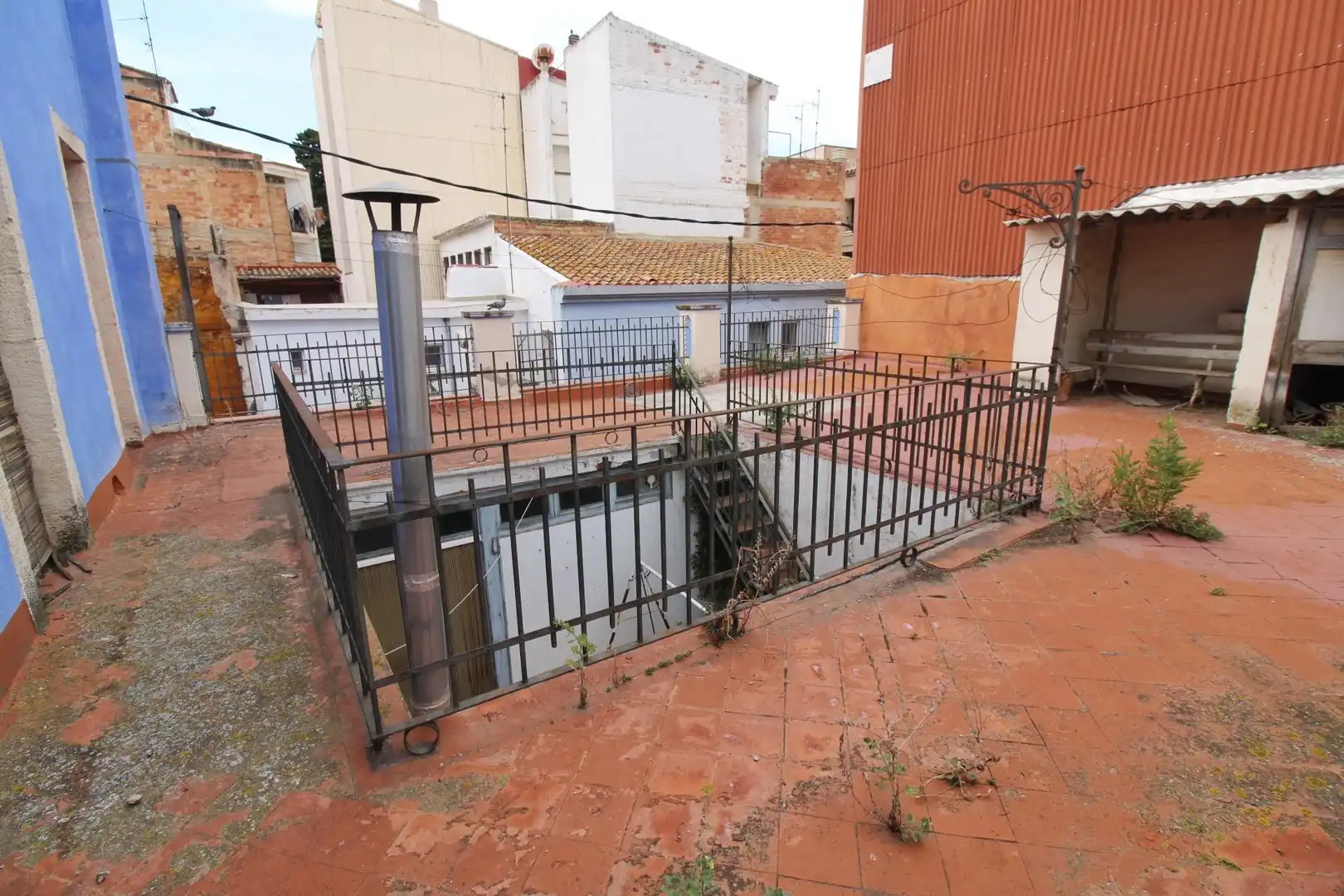Exterior view of Houses for sale in El Vendrell  with Terrace