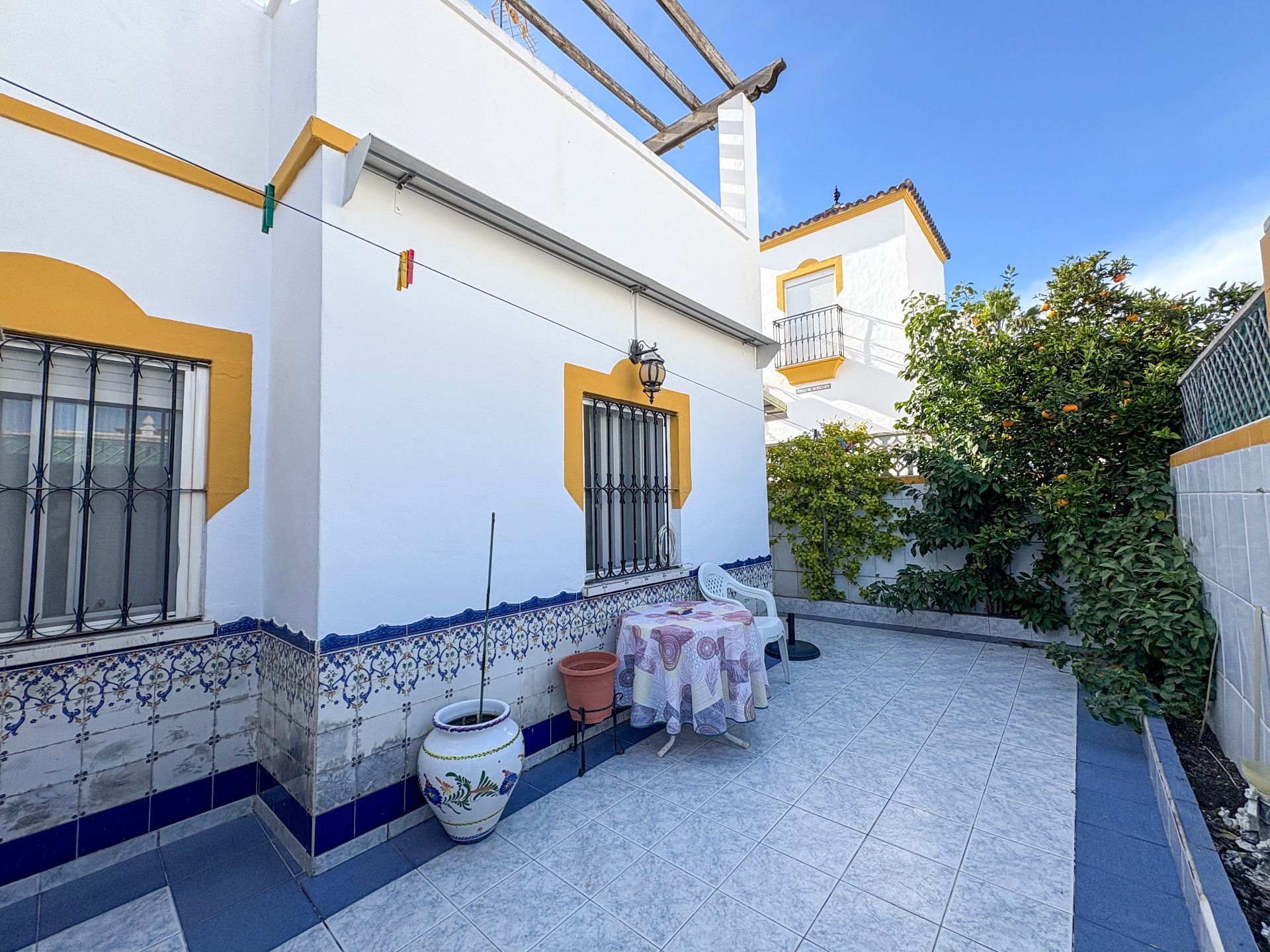 Exterior view of Single-family semi-detached to rent in Torrevieja  with Air Conditioner, Heating and Private garden