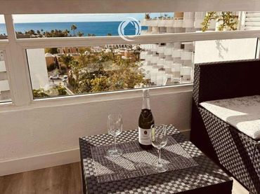 Apartament amb piscina en venda a C. Venezuela
