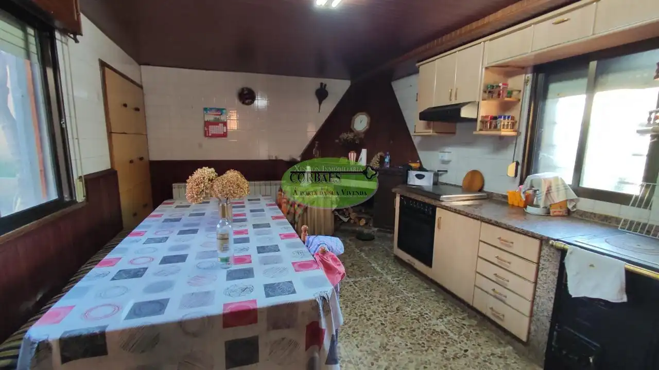 Cocina de Casa o chalet en venta en A Bola  con Calefacción, Jardín privado y Terraza