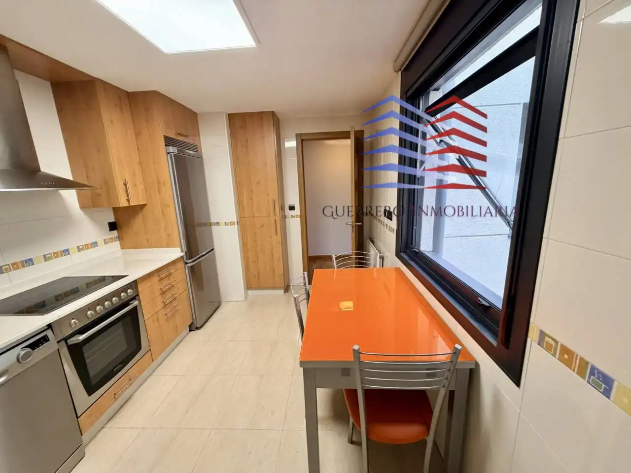 Cuina de Apartament en venda en Ourense Capital  amb Calefacció, Parquet i Traster