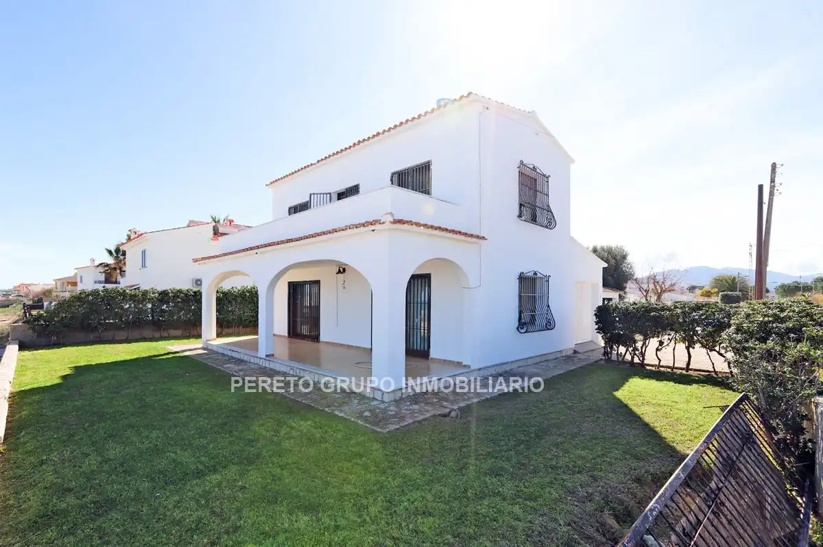 Vista exterior de Casa o chalet en venta en Dénia con Calefacción, Jardín privado y Terraza