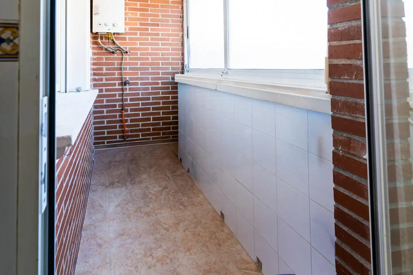 Terrasse von Einfamilien-Reihenhaus zum Verkauf in Santa Pola mit Klimaanlage, Privatgarten und Terrasse