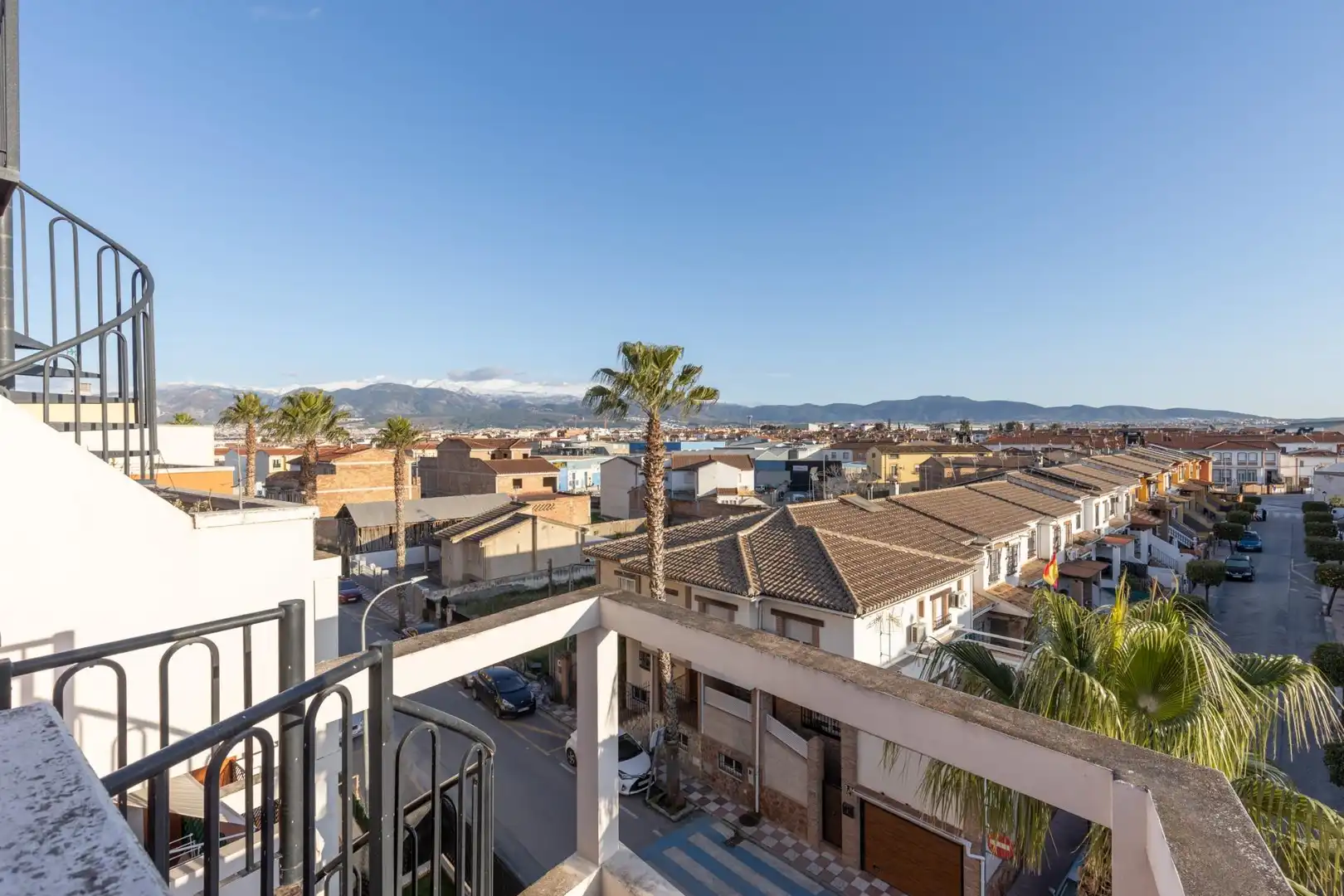 Exterior view of Attic for sale in Churriana de la Vega  with Air Conditioner, Terrace and Storage room