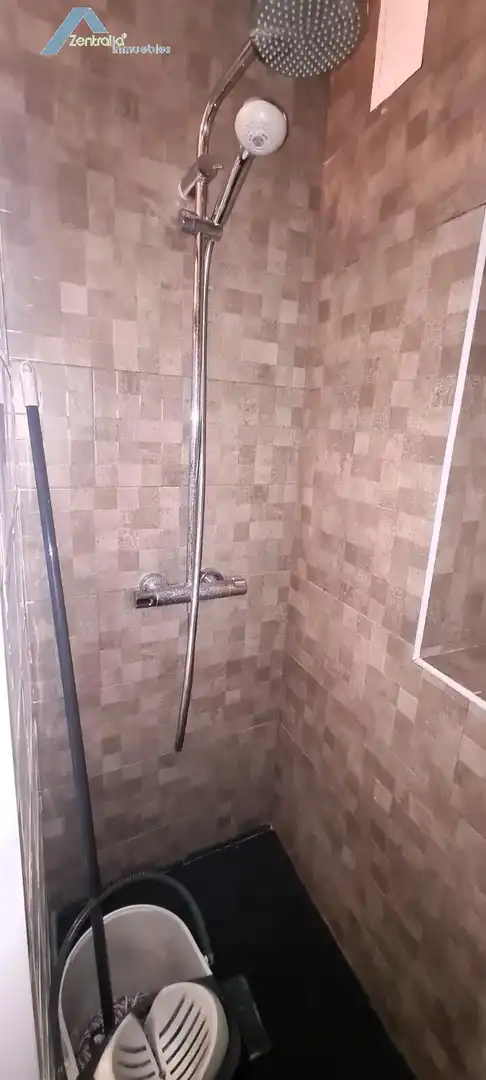 Bathroom of Flat for sale in Zaragoza  with Air Conditioner, Heating and Terrace