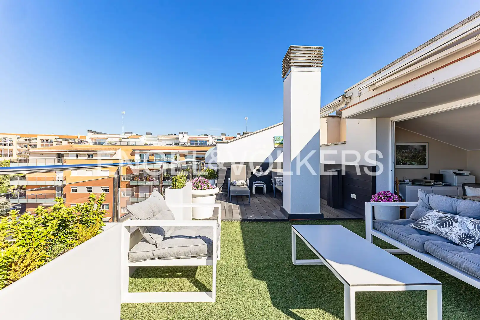 Terraza de Ático en venta en Sitges con Aire acondicionado, Calefacción y Jardín privado