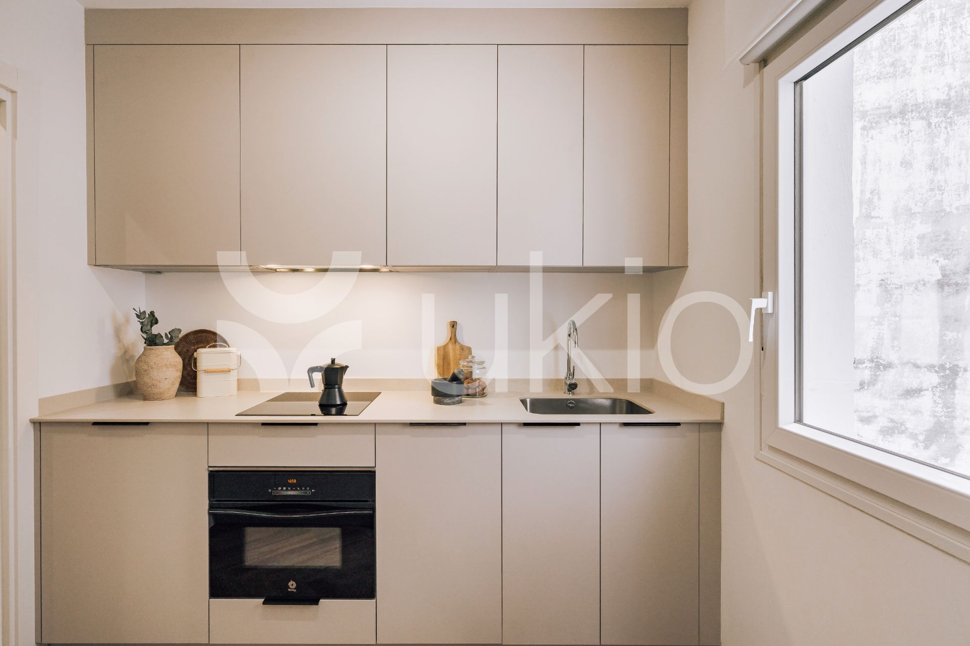 Cocina de Apartamento de alquiler en  Madrid Capital con Aire acondicionado, Calefacción y Amueblado