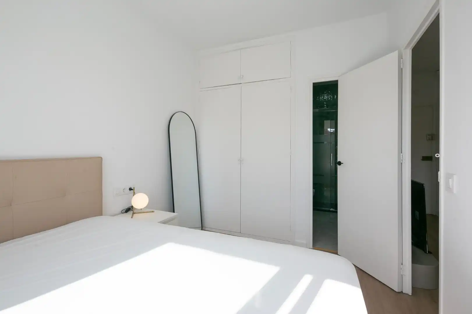 Bedroom of Flat for sale in L'Hospitalet de Llobregat  with Air Conditioner, Heating and Parquet flooring