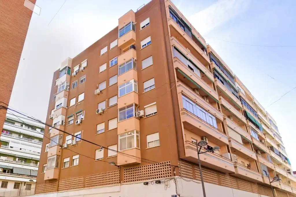 Vista exterior de Piso en venta en Valencia con Aire acondicionado, Amueblado y Horno