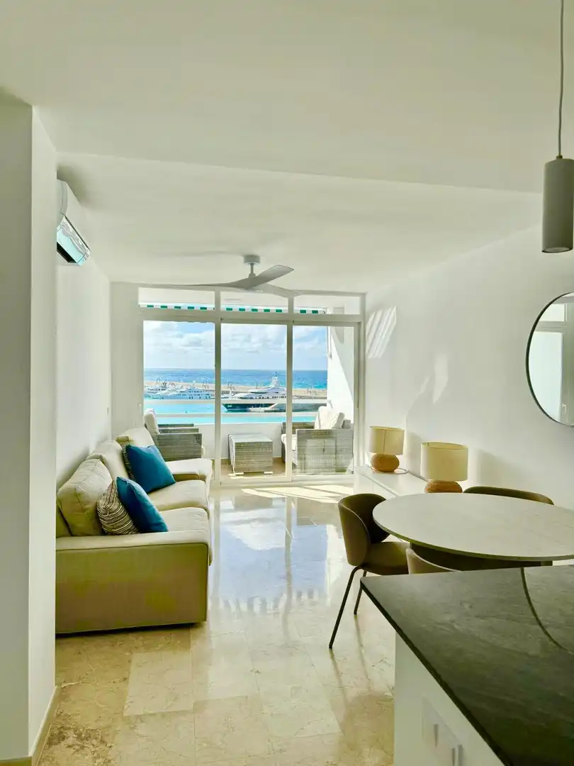 Living room of Flat for rent in Calvià  with Air Conditioner, Terrace and Furnished