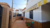 Exterior view of Single-family semi-detached for sale in Villanueva del Ariscal  with Air Conditioner and Terrace