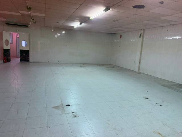 Local comercial en Alquiler en Carrer de Solsona, 104 en Les Arenes - La Grípia  Can Montllor