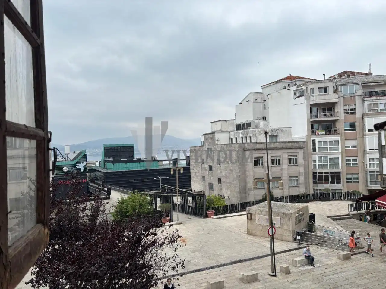 Vista exterior de Edificio en venta en Vigo 